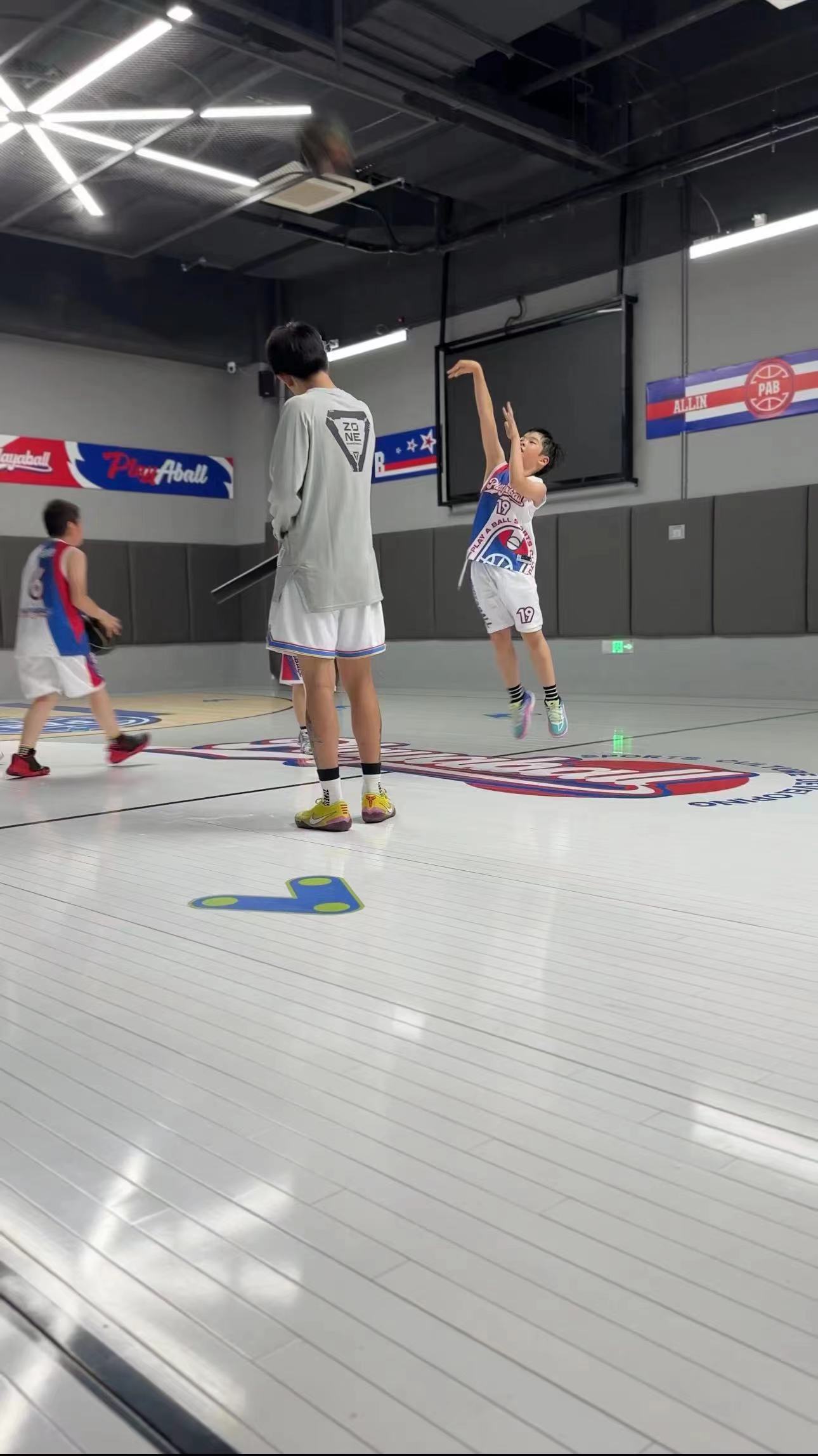 青少年篮球训练营培养多项技能,激发运动潜能的简单介绍 青少年篮球训练营培养多项技能,激发运动潜能的简单介绍