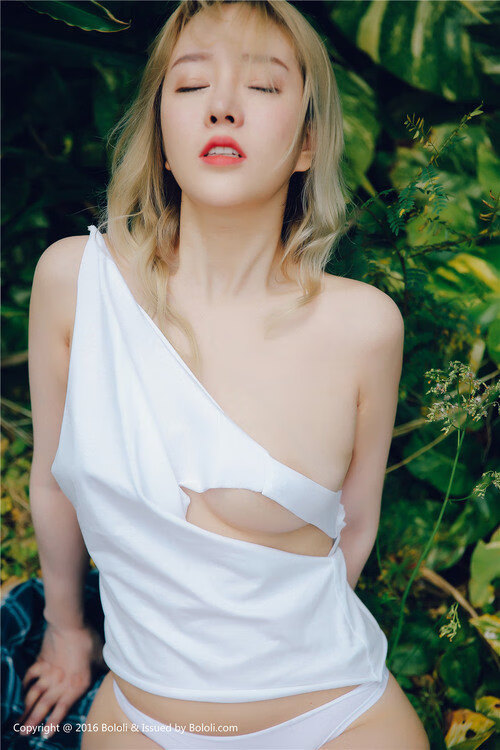 《《英雄联盟》新版本上线，调整英雄“艾希”增添新玩法》，英雄联盟新功能