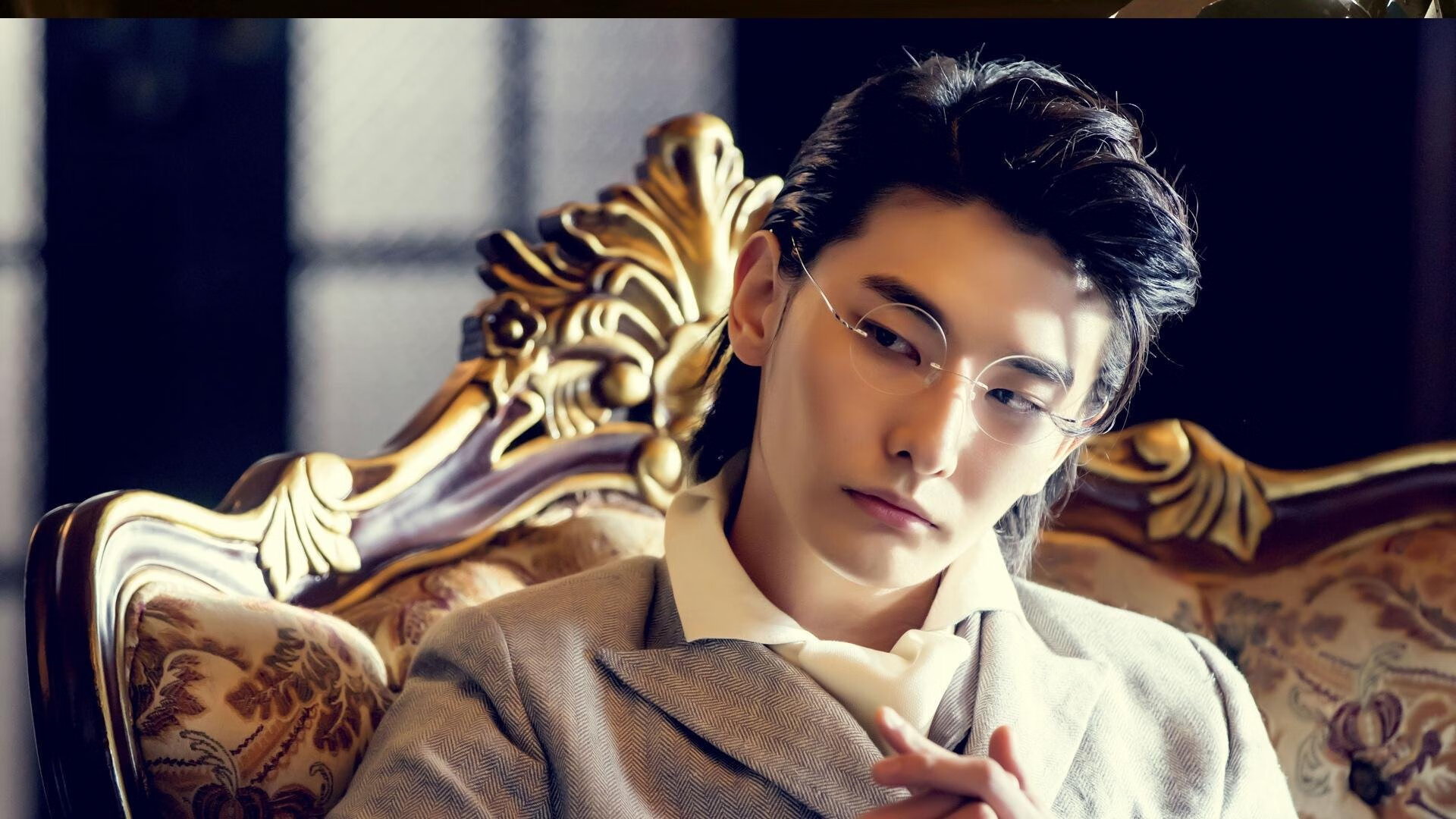 步行者险胜热火，季后赛首轮中哈利伯顿贡献关键助攻，哈利伯顿场均