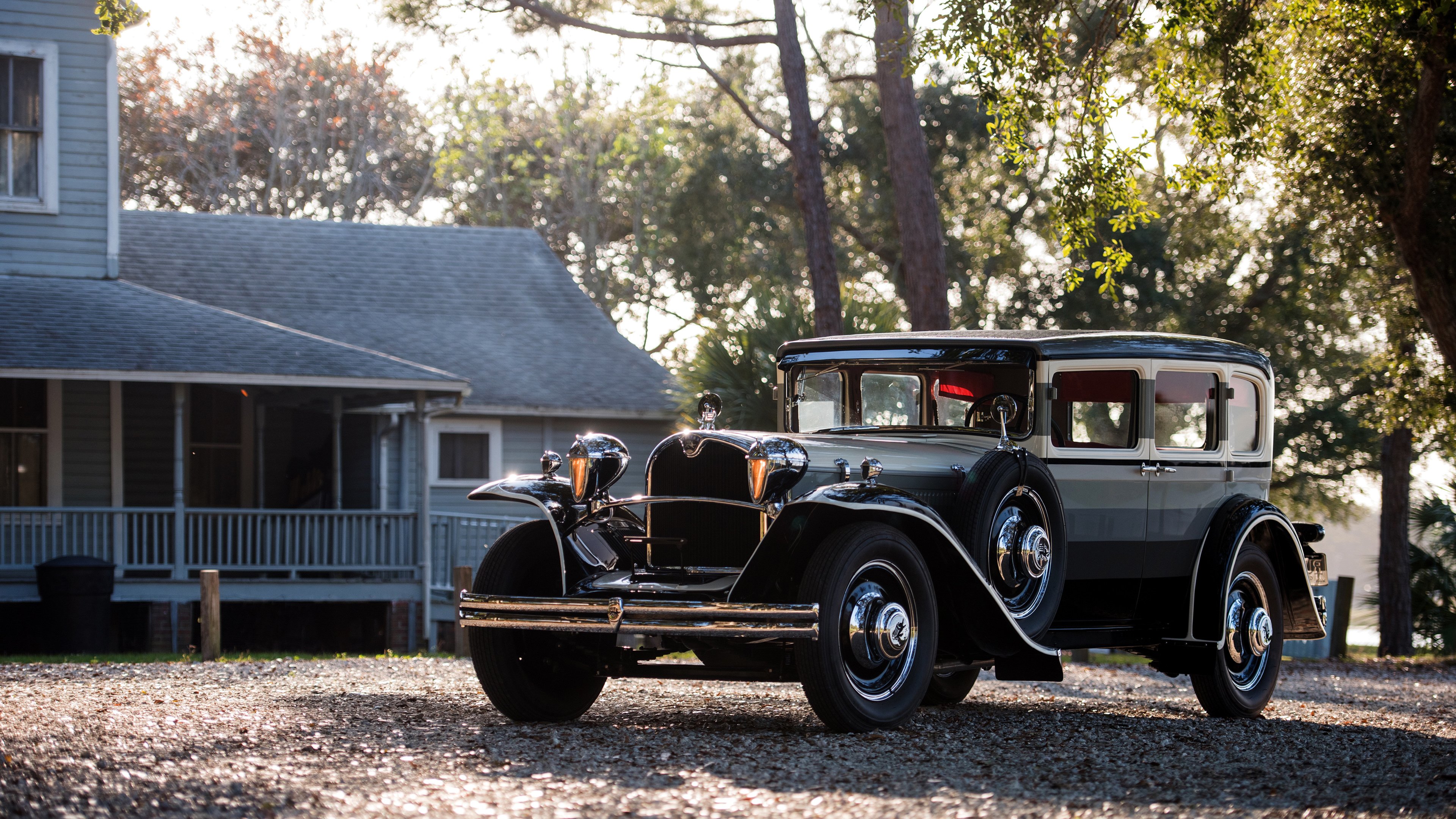 雄鹿险胜步行者，西部决赛中字母哥篮下统治全场，雄鹿队字母哥全名