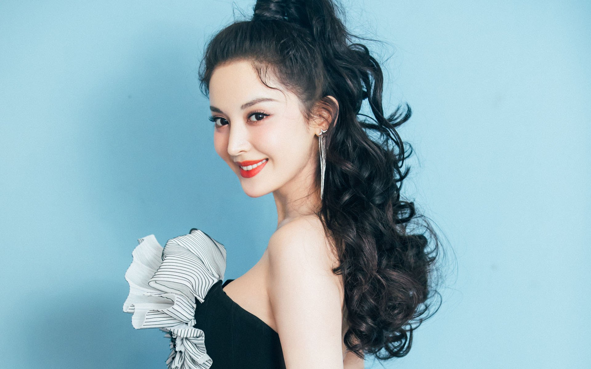 乐鱼电竞在线平台-拜仁慕尼黑领跑德甲，无人可挡