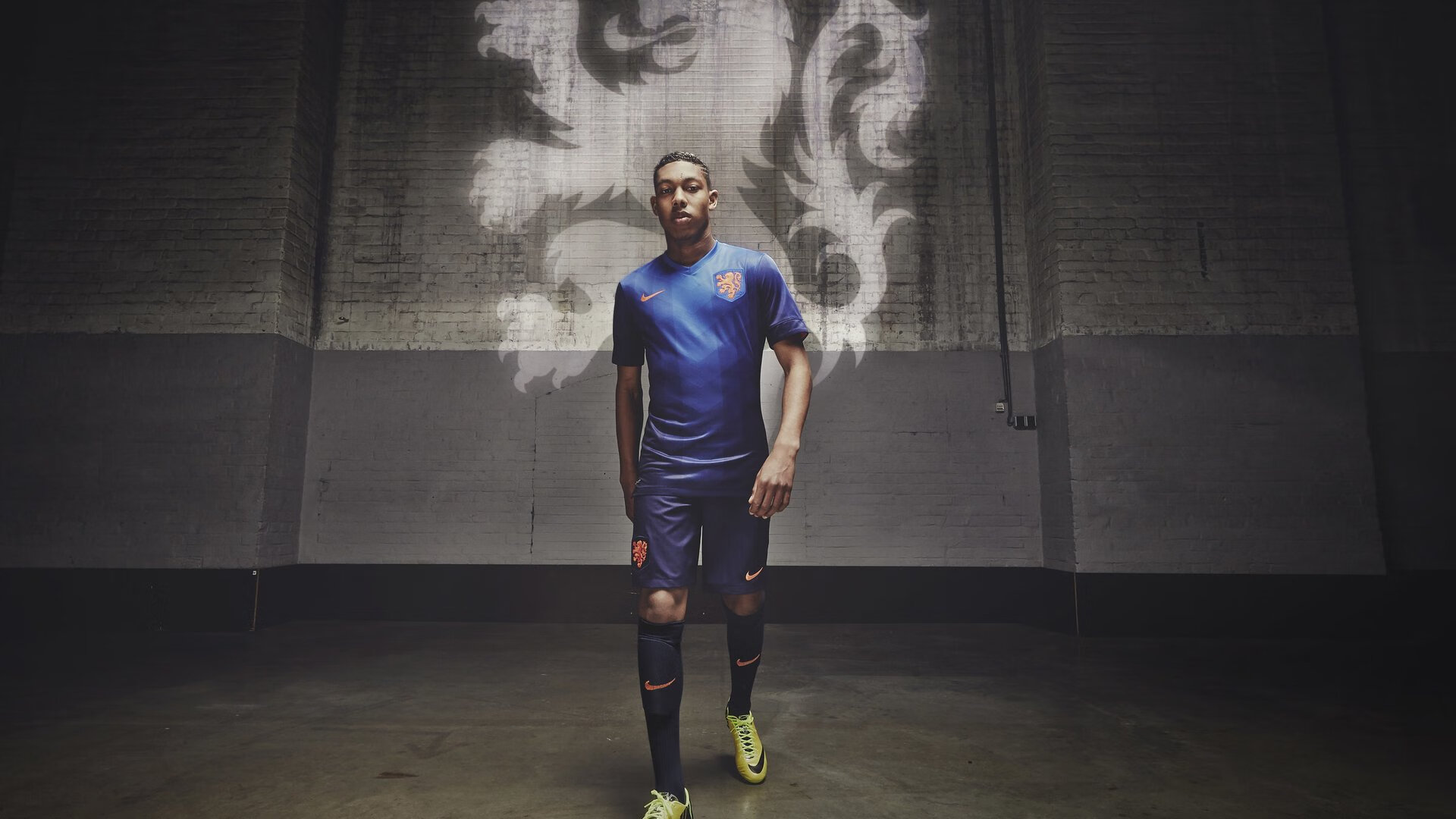 乐鱼vip-_日落马拉松：夕阳下的运动浪漫_，落日马场骑羊